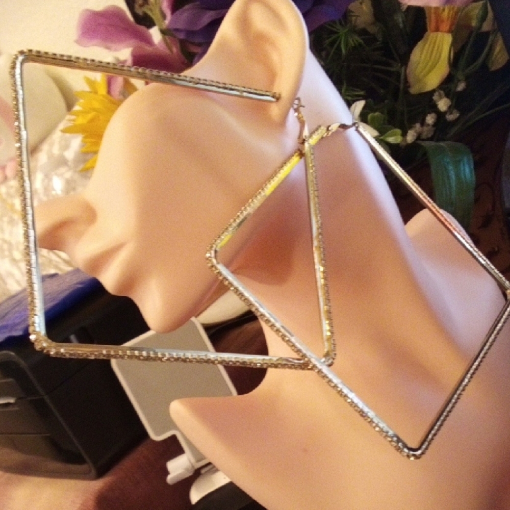 Elegant Gold-Tone Geometric Square Hoop Earrings